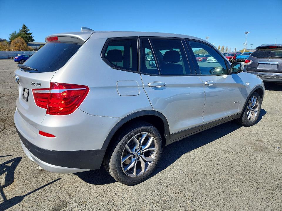 2011 Bmw X3 მანქანა იყიდება აუქციონზე, vin: 5UXWX7C52BL731177, აუქციონის ნომერი: 70891816