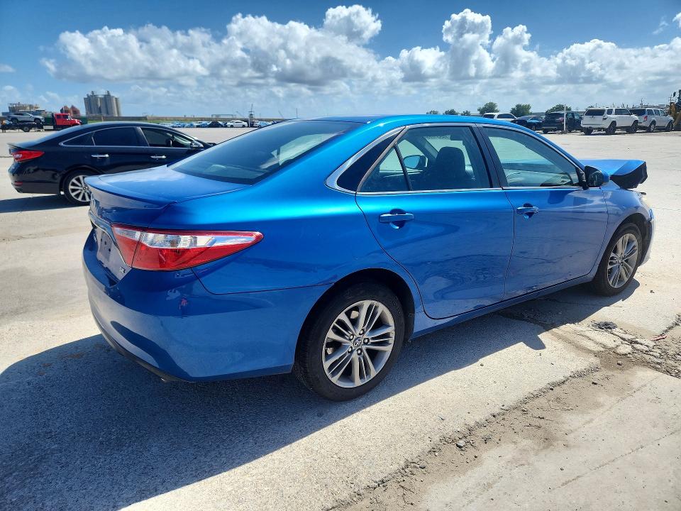 69531066 :رقم المزاد ، 4T1BF1FKXHU734540 vin ، 2017 Toyota Camry مزاد بيع