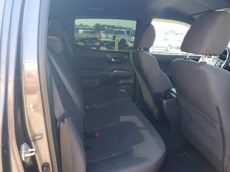 69595926 :رقم المزاد ، 5TFCZ5AN9HX086213 vin ، 2017 Toyota Tacoma مزاد بيع