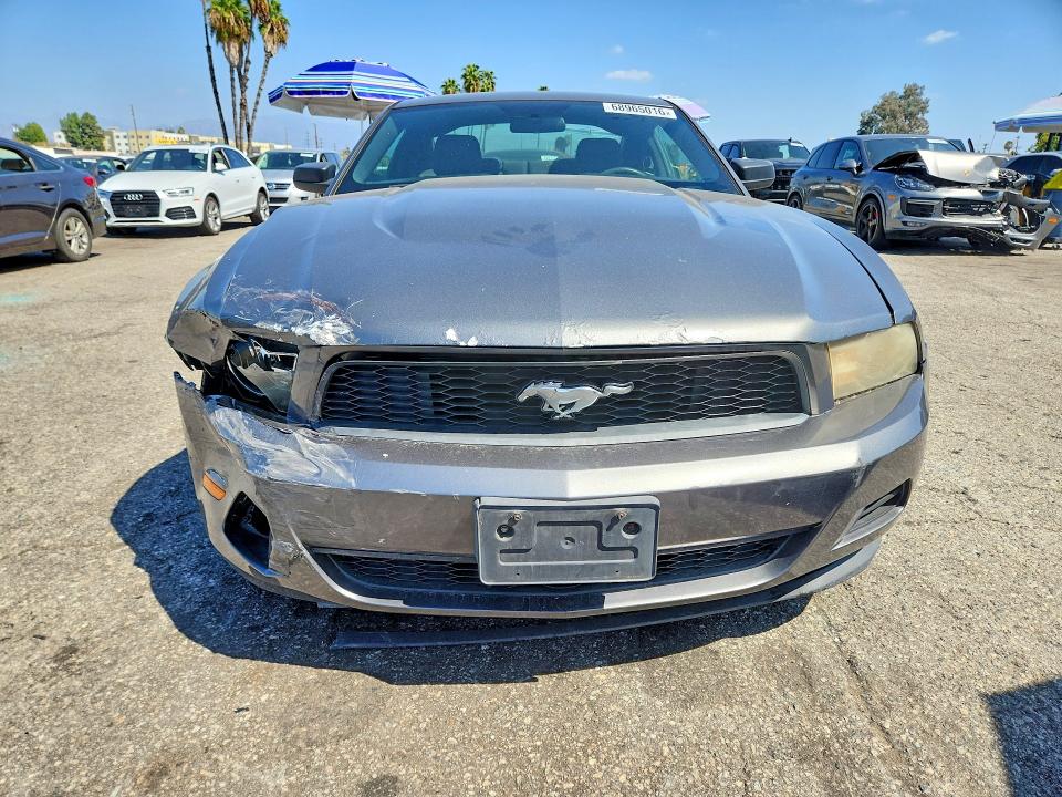 68965016 :رقم المزاد ، 1ZVBP8AM1C5288605 vin ، 2012 Ford Mustang مزاد بيع