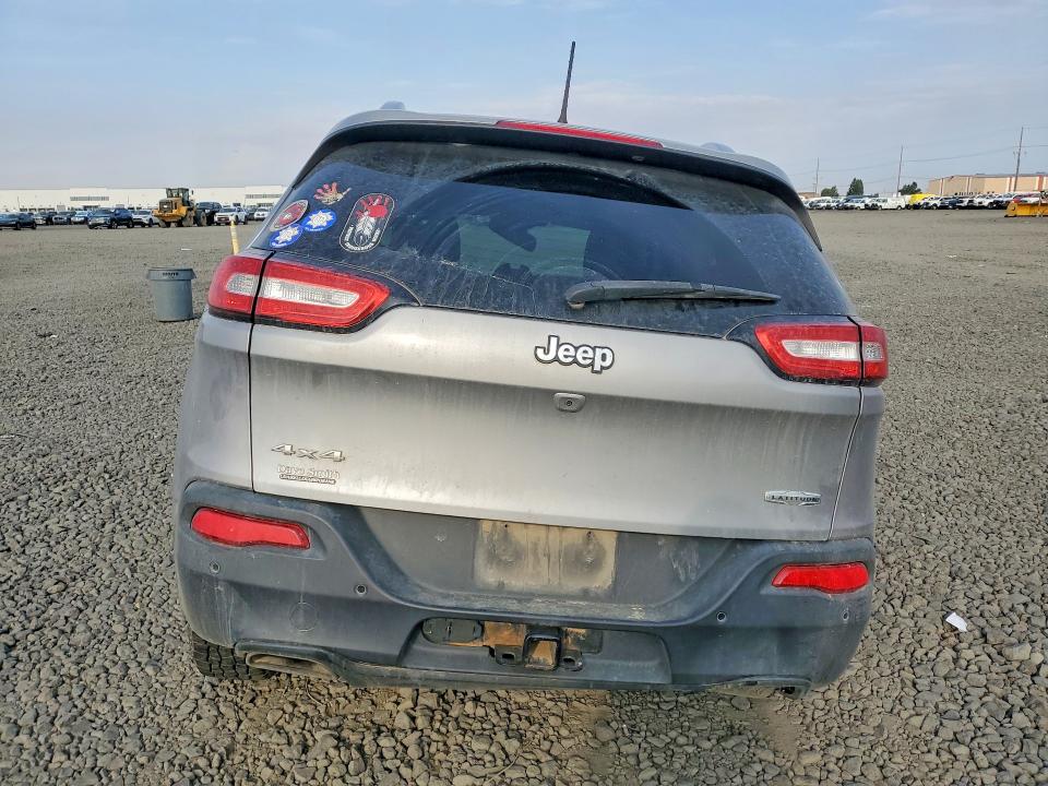 67410086 :رقم المزاد ، 1C4PJMCS7GW228813 vin ، 2016 Jeep Cherokee مزاد بيع