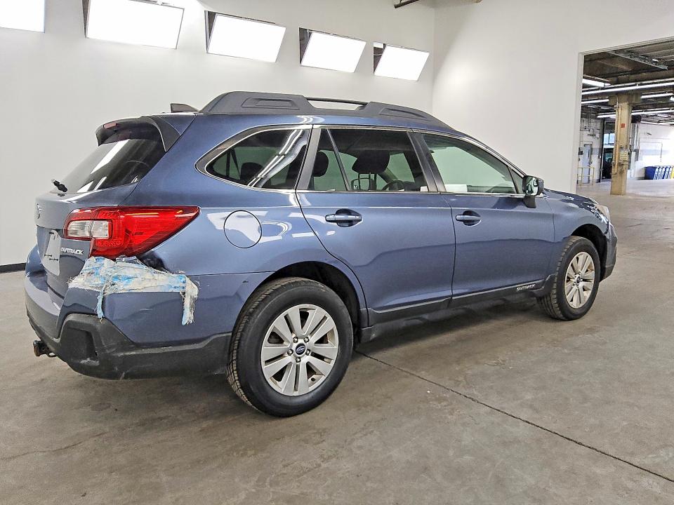 67003696 :رقم المزاد ، 4S4BSACC8J3226796 vin ، 2018 Subaru Outback مزاد بيع