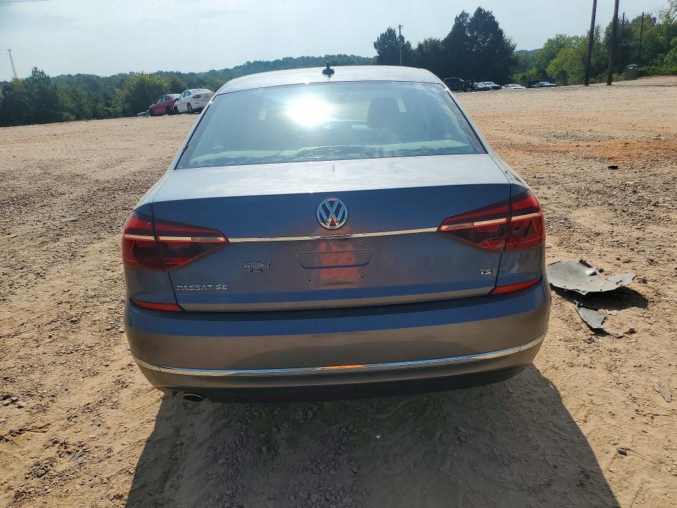 69104496 :رقم المزاد ، 1VWBA7A35JC032981 vin ، 2018 Volkswagen Passat مزاد بيع
