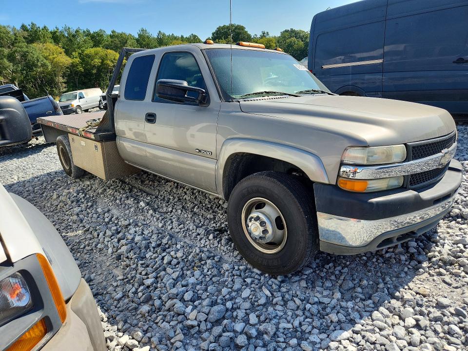 2002 Chevrolet Silverado მანქანა იყიდება აუქციონზე, vin: 1GBJC39GX2F115531, აუქციონის ნომერი: 67815776