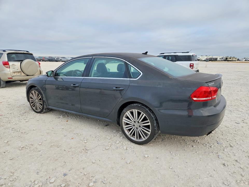 2014 Volkswagen Passat მანქანა იყიდება აუქციონზე, vin: 1VWBS7A32EC077590, აუქციონის ნომერი: 70259186
