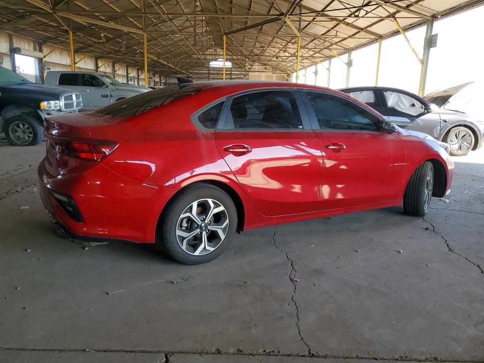 67807896 :رقم المزاد ، 3KPF24AD5ME387249 vin ، 2021 Kia Forte مزاد بيع