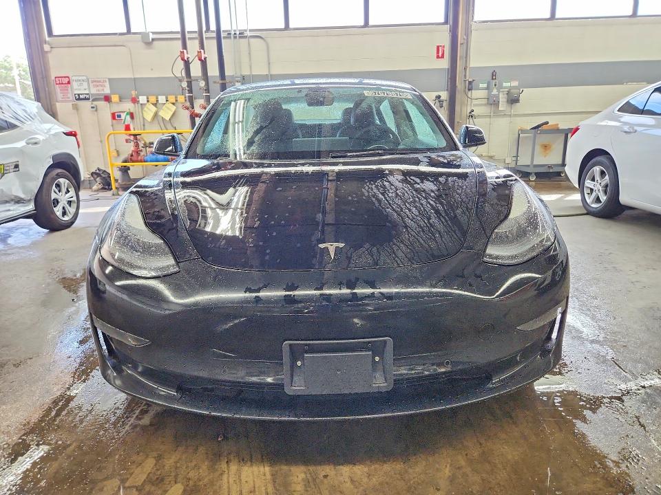 67679876 :رقم المزاد ، 5YJ3E1EA1NF369335 vin ، 2022 Tesla Model 3 مزاد بيع