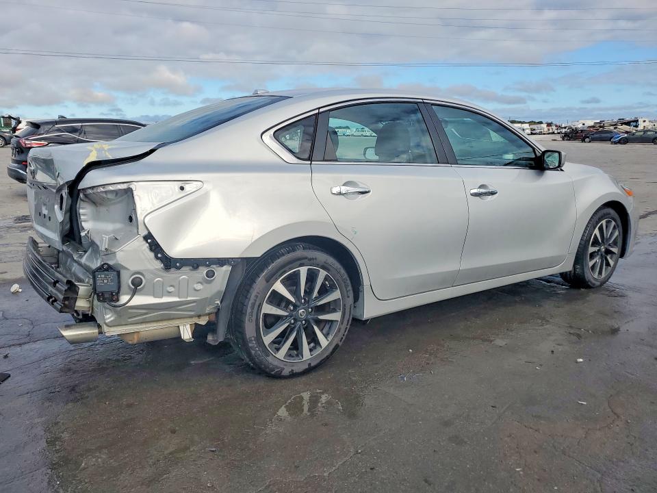 Продаж на аукціоні авто 2018 Nissan Altima, vin: 1N4AL3AP3JC116470, номер лоту: 69930536