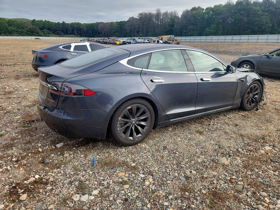 Продажа на аукционе авто 2019 Tesla Model S, vin: 5YJSA1E28KF333850, номер лота: 66093866
