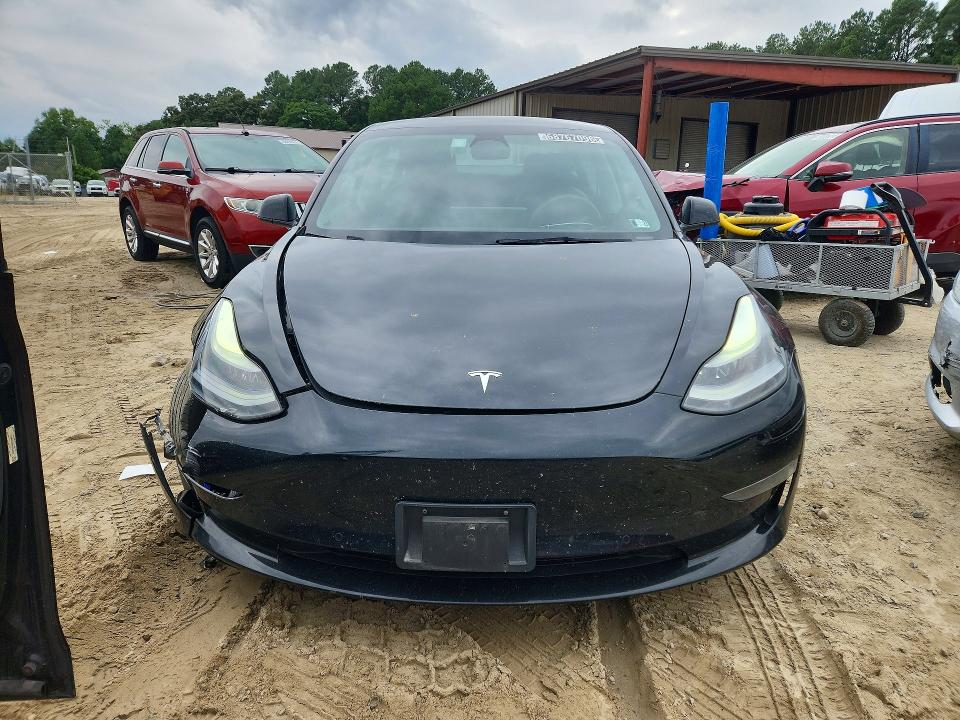 2022 Tesla Model 3 მანქანა იყიდება აუქციონზე, vin: 5YJ3E1EAXNF369284, აუქციონის ნომერი: 68767096