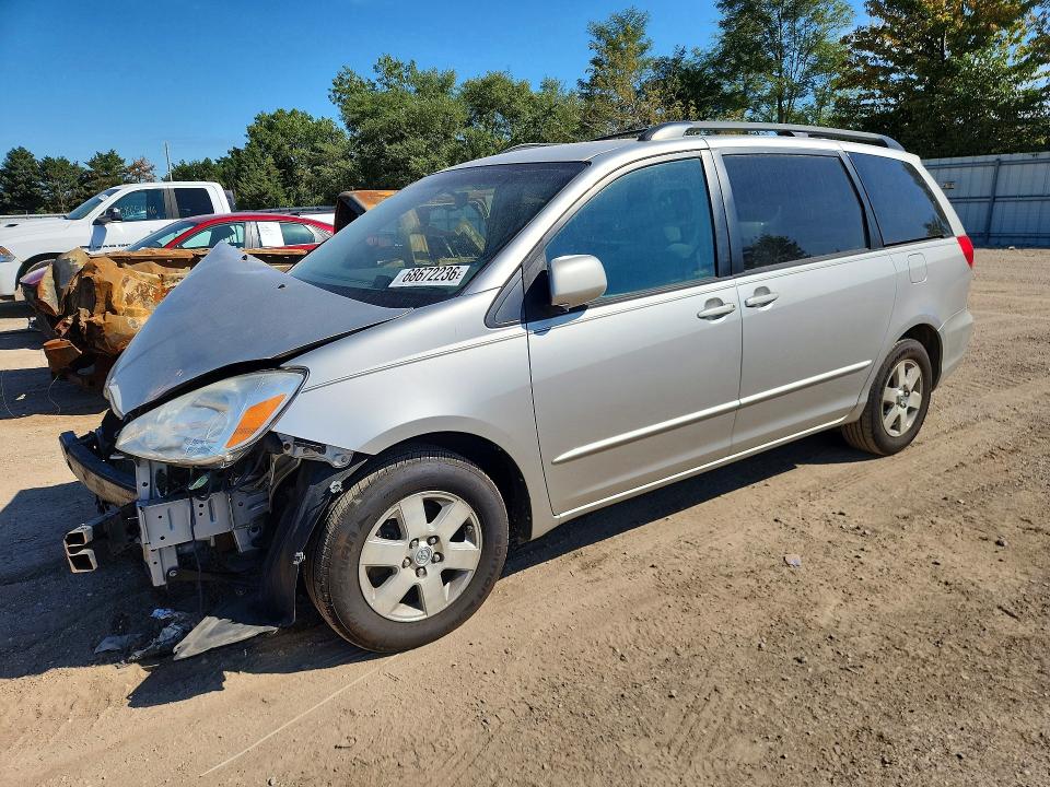 2004 Toyota Sienna მანქანა იყიდება აუქციონზე, vin: 5TDZA22C94S064743, აუქციონის ნომერი: 68672236