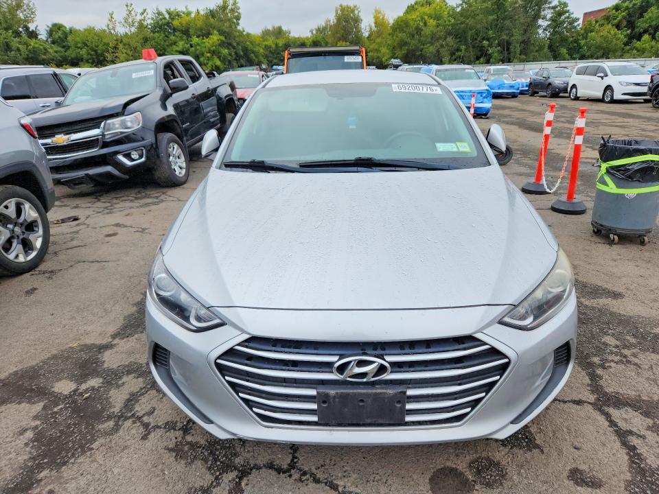 69200776 :رقم المزاد ، 5NPD84LF9JH285903 vin ، 2018 Hyundai Elantra مزاد بيع