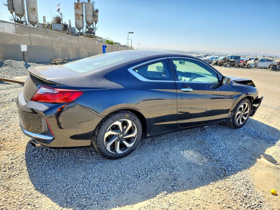 Продажа на аукционе авто 2017 Honda Accord, vin: 1HGCT1B35HA006658, номер лота: 70293896
