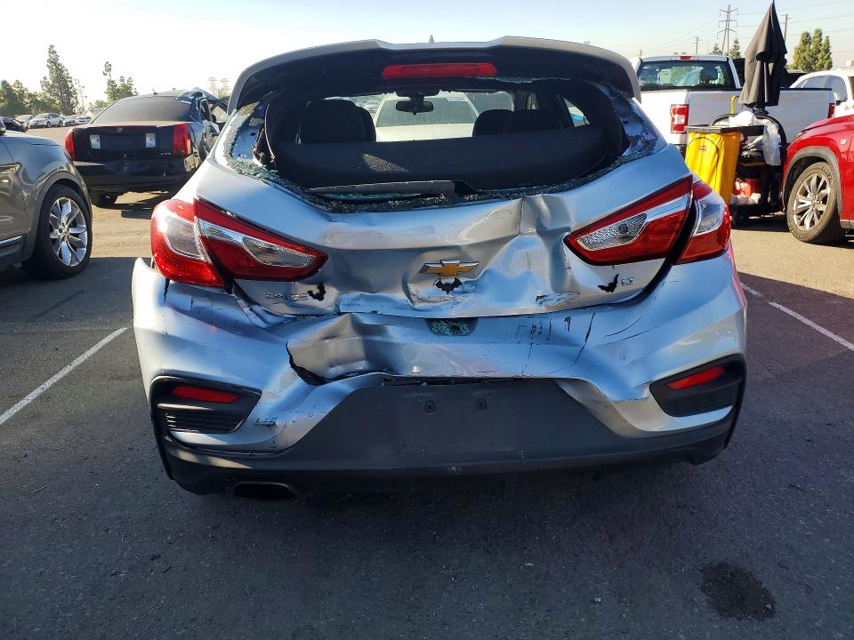 2017 Chevrolet Cruze მანქანა იყიდება აუქციონზე, vin: 3G1BE6SMXHS584711, აუქციონის ნომერი: 70239056