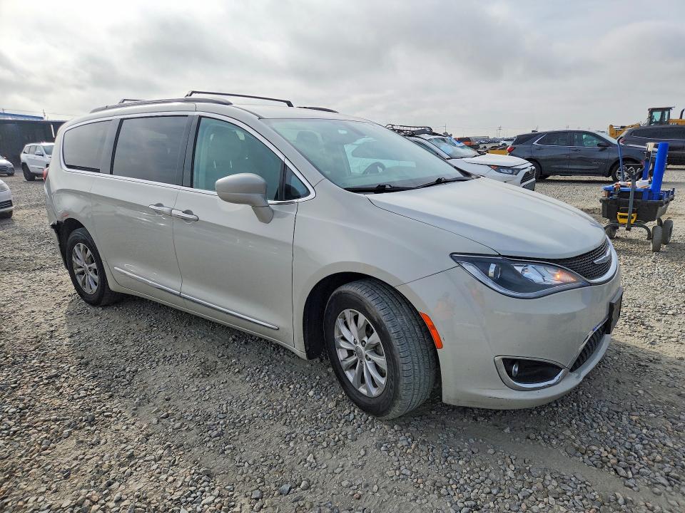 Продаж на аукціоні авто 2017 Chrysler Pacifica, vin: 2C4RC1BG0HR553652, номер лоту: 69931926