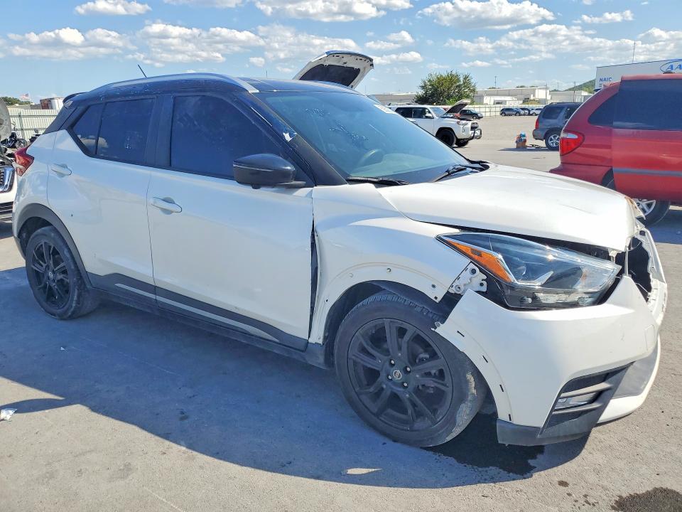 Auction sale of the 2019 Nissan Kicks, vin: 3N1CP5CUXKL569628        , lot number: 69325716