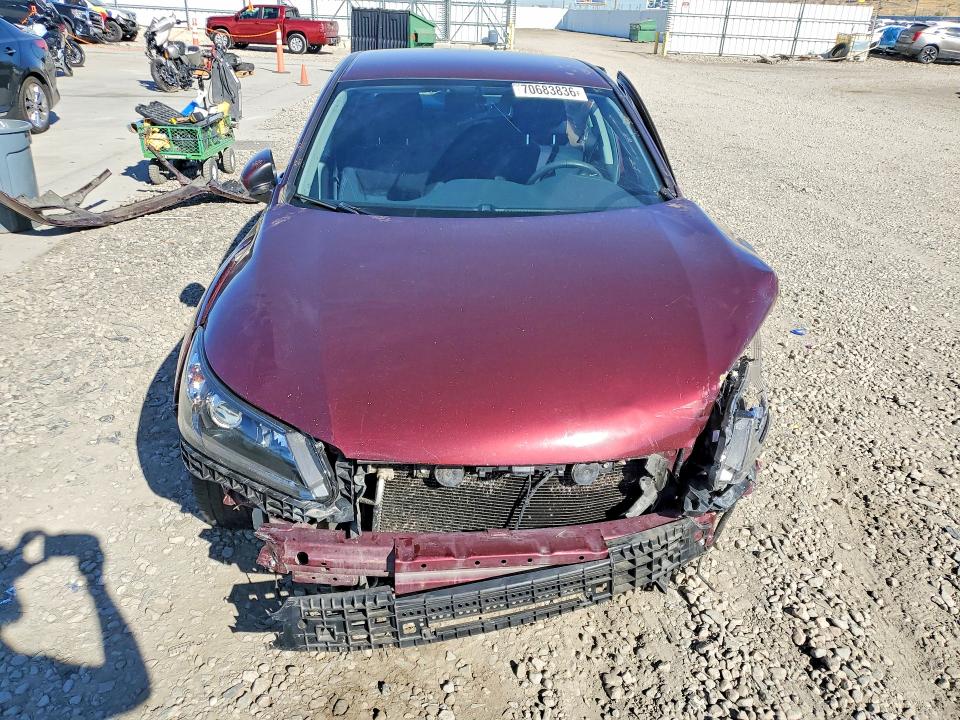70683836 :رقم المزاد ، 1HGCR2F51FA164542 vin ، 2015 Honda Accord مزاد بيع