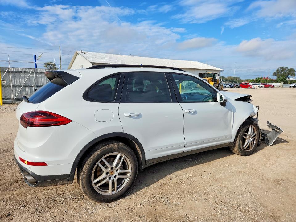 Продаж на аукціоні авто 2017 Porsche Cayenne, vin: WP1AB2A23HLA52418, номер лоту: 70142906
