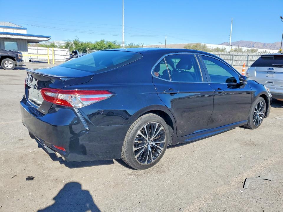Продаж на аукціоні авто 2018 Toyota Camry, vin: 4T1B11HKXJU127703, номер лоту: 68244986