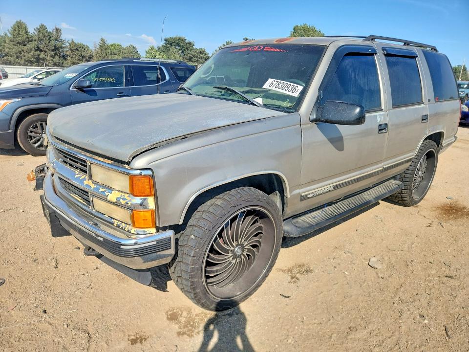 67830936 :رقم المزاد ، 1GNEK13R7XJ383804 vin ، 1999 Chevrolet Tahoe مزاد بيع