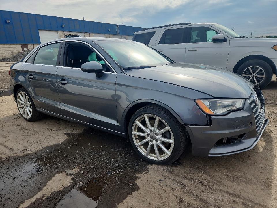69658386 :رقم المزاد ، WAUCCGFF2F1021263 vin ، 2015 Audi A3 مزاد بيع