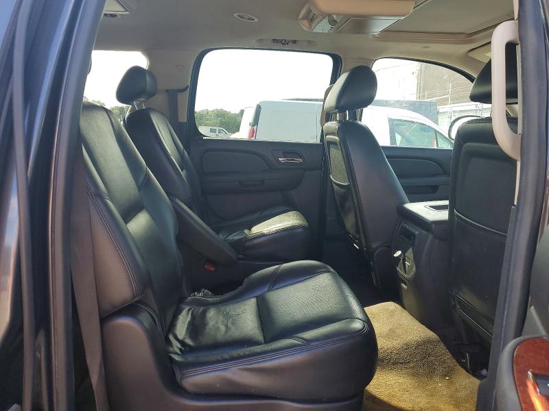 Продаж на аукціоні авто 2010 Chevrolet Suburban, vin: 1GNUKKE36AR255329, номер лоту: 69093246