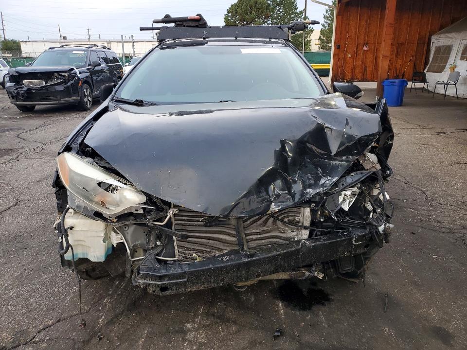70147596 :رقم المزاد ، 2T1BURHE9FC471516 vin ، 2015 Toyota Corolla مزاد بيع