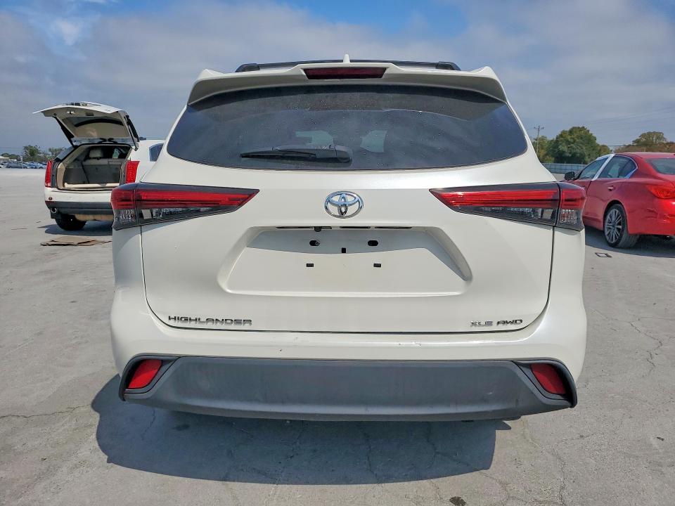 2021 Toyota Highlander მანქანა იყიდება აუქციონზე, vin: 5TDGZRBH7MS105469, აუქციონის ნომერი: 69572516