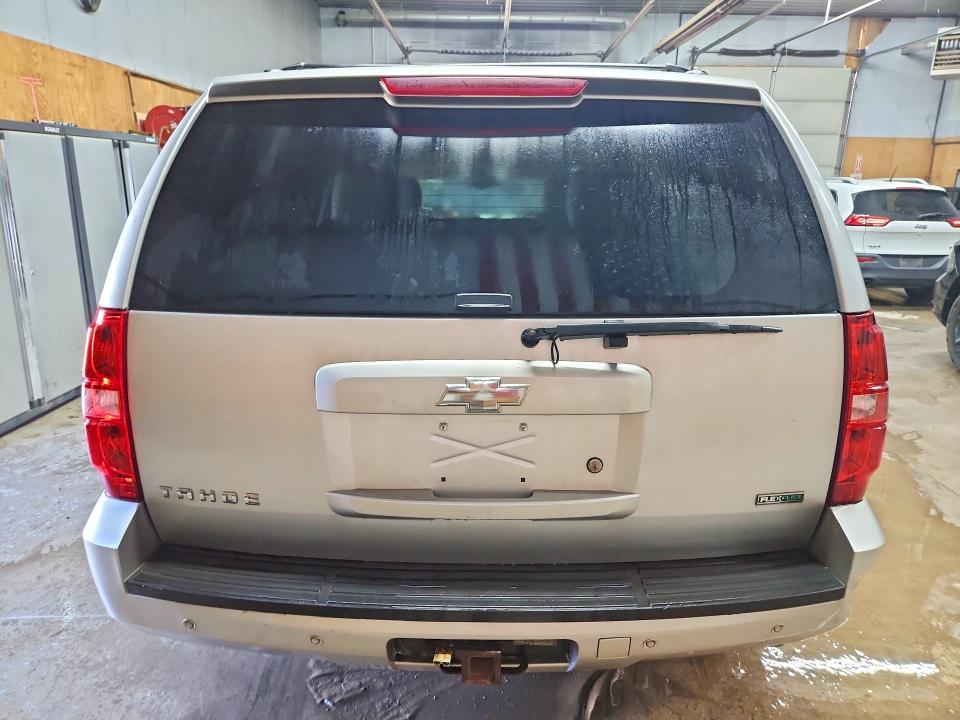 Продажа на аукционе авто 2011 Chevrolet Tahoe, vin: 1GNSKBE03BR214462, номер лота: 69880006