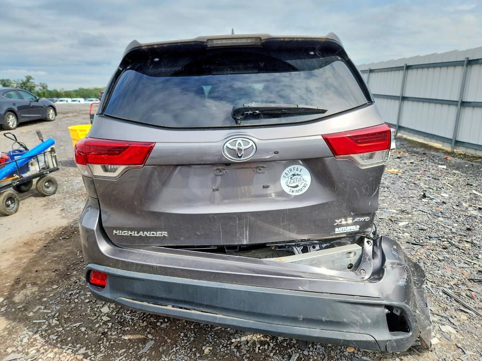 Aukcja sprzedaży 2018 Toyota Highlander, vin: 5TDJZRFH8JS817954, numer aukcji: 67989016