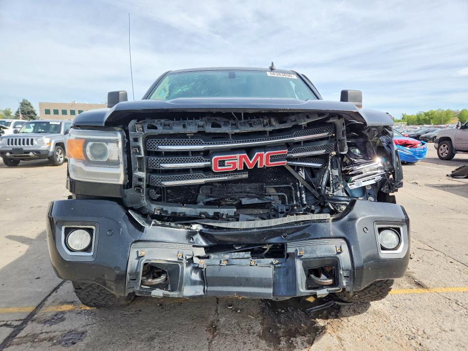68383836 :رقم المزاد ، 1GT12TEG2JF193045 vin ، 2018 Gmc Sierra مزاد بيع
