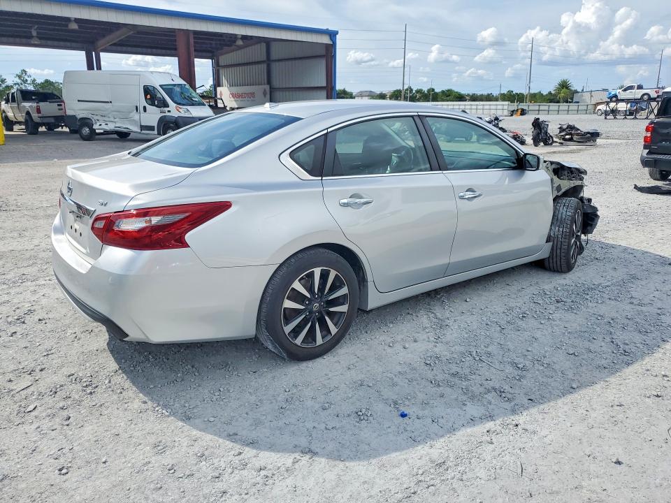 2018 Nissan Altima მანქანა იყიდება აუქციონზე, vin: 1N4AL3AP7JC153831, აუქციონის ნომერი: 68782046