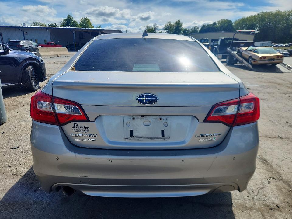 70127606 :رقم المزاد ، 4S3BNAN65H3030344 vin ، 2017 Subaru Legacy مزاد بيع