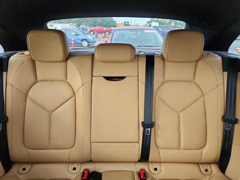 Auction sale of the 2017 Porsche Macan, vin: WP1AA2A55HLB00708, lot number: 68750196