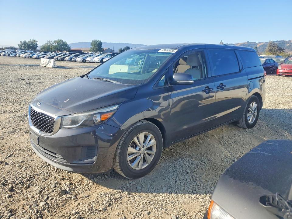 69995556 :رقم المزاد ، KNDMB5C15J6407100 vin ، 2018 Kia Sedona مزاد بيع