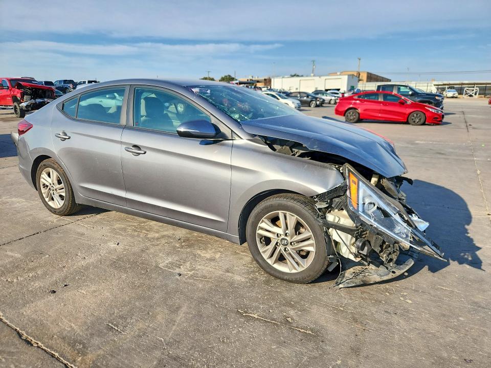 69984646 :رقم المزاد ، 5NPD84LFXKH482452 vin ، 2019 Hyundai Elantra مزاد بيع
