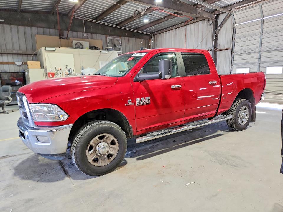 70117366 :رقم المزاد ، 3C6UR5DL1JG415082 vin ، 2018 Ram 2500 مزاد بيع