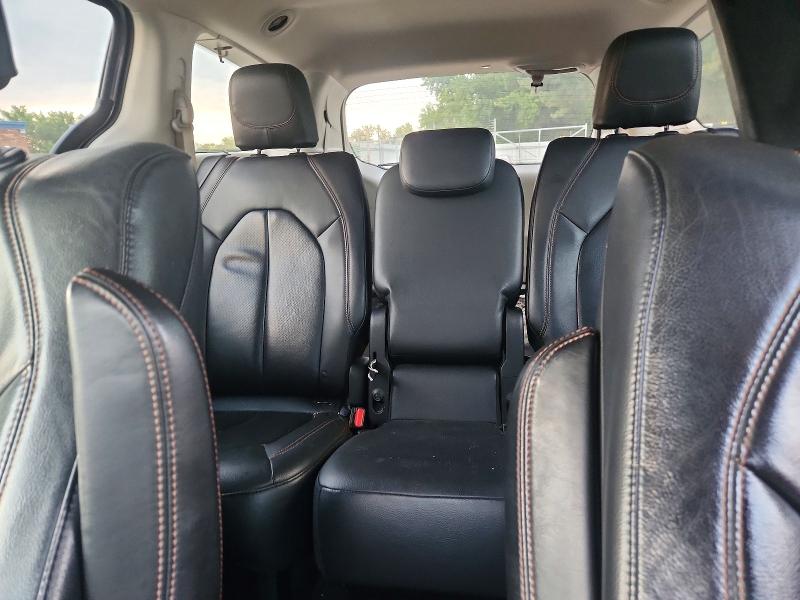 68677976 :رقم المزاد ، 2C4RC1EG9JR116850 vin ، 2018 Chrysler Pacifica مزاد بيع