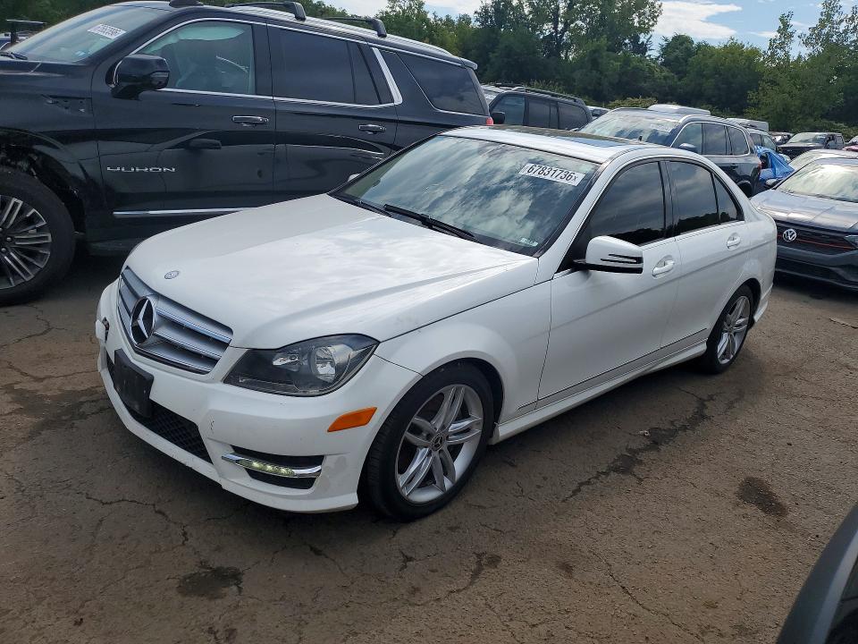 67831736 :رقم المزاد ، WDDGF8AB8DR290572 vin ، 2013 Mercedes-benz C مزاد بيع