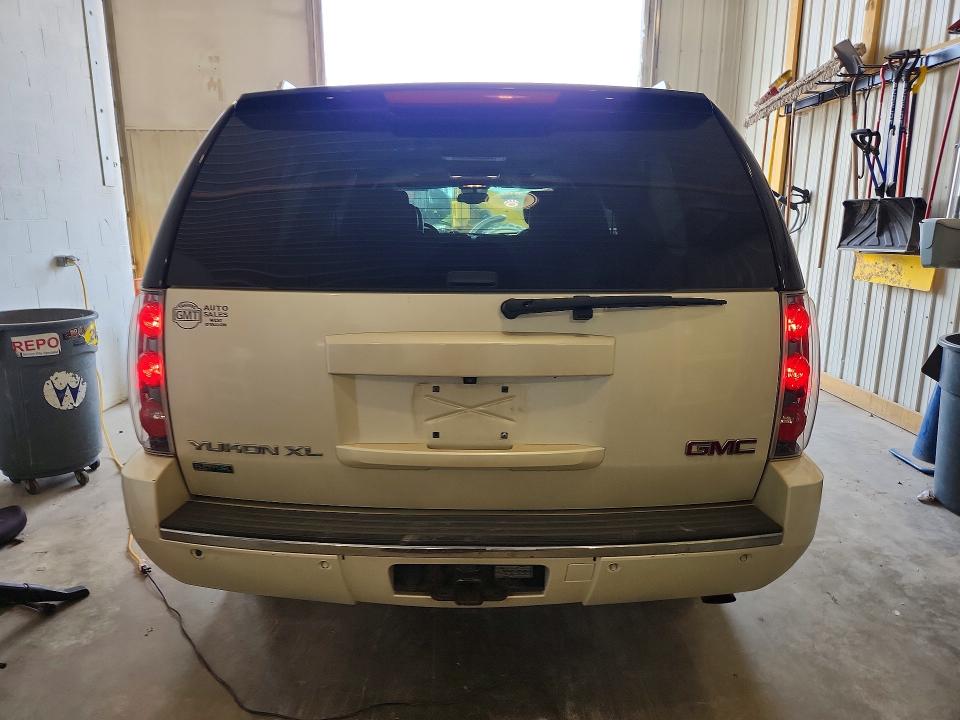 67842146 :رقم المزاد ، 1GKUKMEF2AR223819 vin ، 2010 Gmc Yukon Xl مزاد بيع