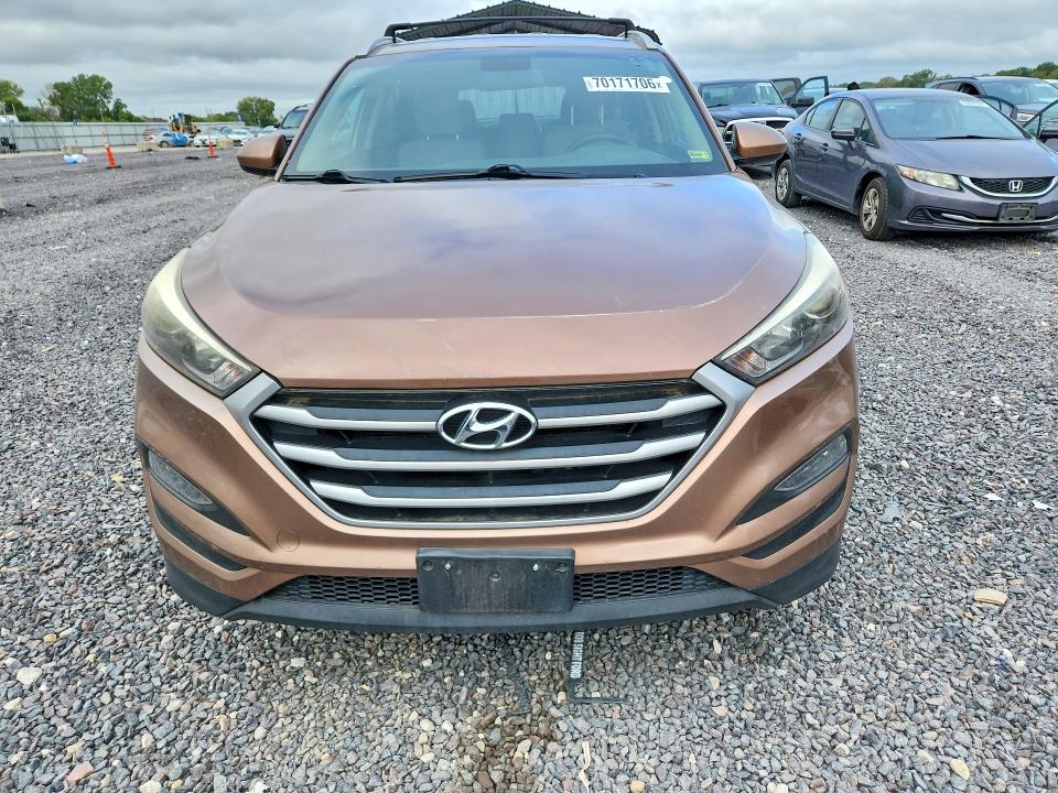 70171706 :رقم المزاد ، KM8J3CA47HU317160 vin ، 2017 Hyundai Tucson مزاد بيع