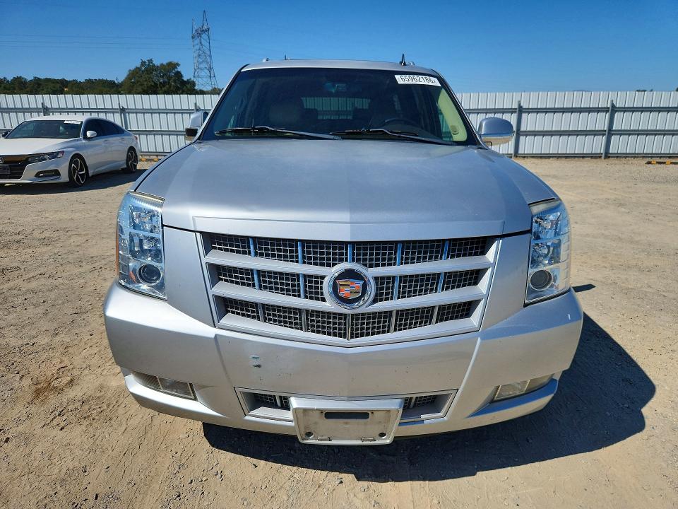 2013 Cadillac Escalade მანქანა იყიდება აუქციონზე, vin: 1GYS4JEF4DR200598, აუქციონის ნომერი: 65962186