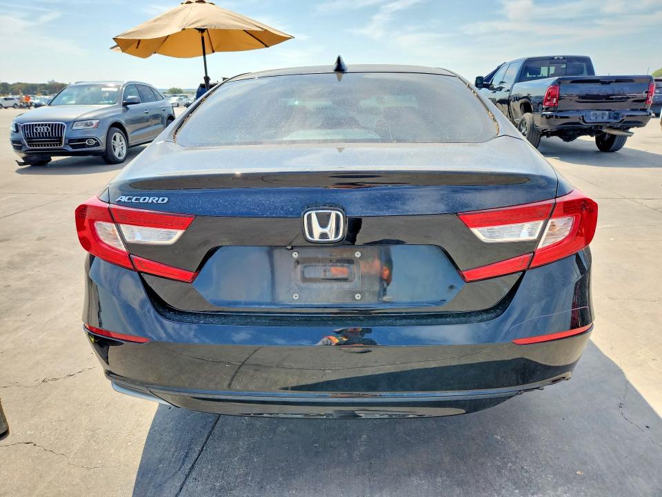 70285786 :رقم المزاد ، 1HGCV1F53LA056022 vin ، 2020 Honda Accord مزاد بيع