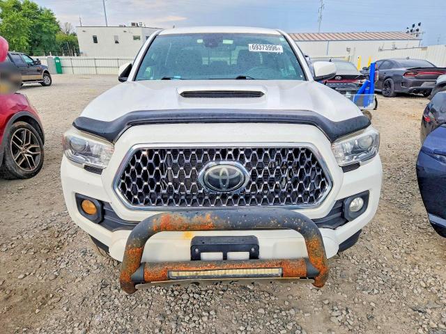69373996 :رقم المزاد ، 5TFDZ5BNXKX038696 vin ، 2019 Toyota Tacoma مزاد بيع