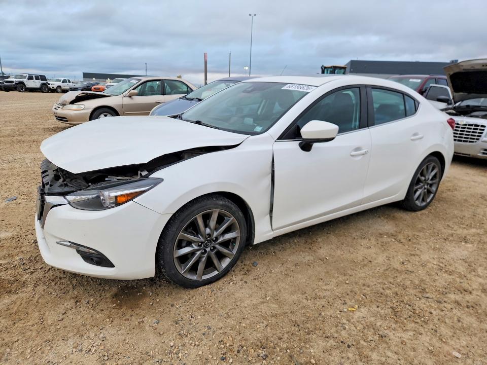 68156626 :رقم المزاد ، 3MZBN1W37JM179005 vin ، 2018 Mazda 3 مزاد بيع