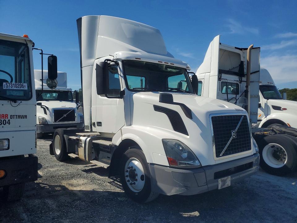 2018 Volvo Vnl მანქანა იყიდება აუქციონზე, vin: 4V4N39TG0JN892432, აუქციონის ნომერი: 69940056