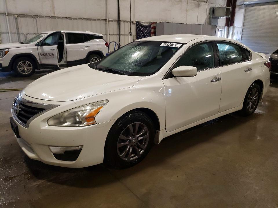 Продажа на аукционе авто 2015 Nissan Altima, vin: 1N4AL3AP8FN342273, номер лота: 69124676