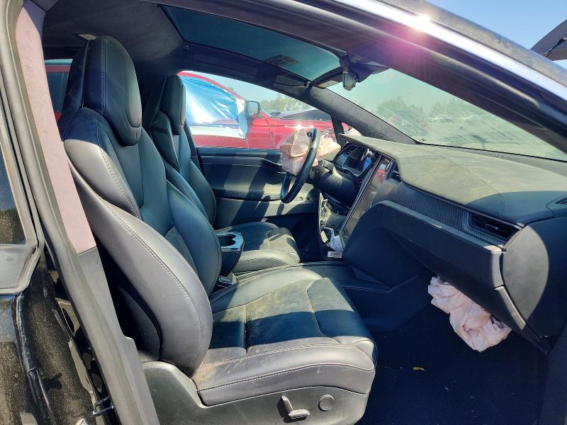 68799546 :رقم المزاد ، 5YJXCBE26JF116009 vin ، 2018 Tesla Model X مزاد بيع