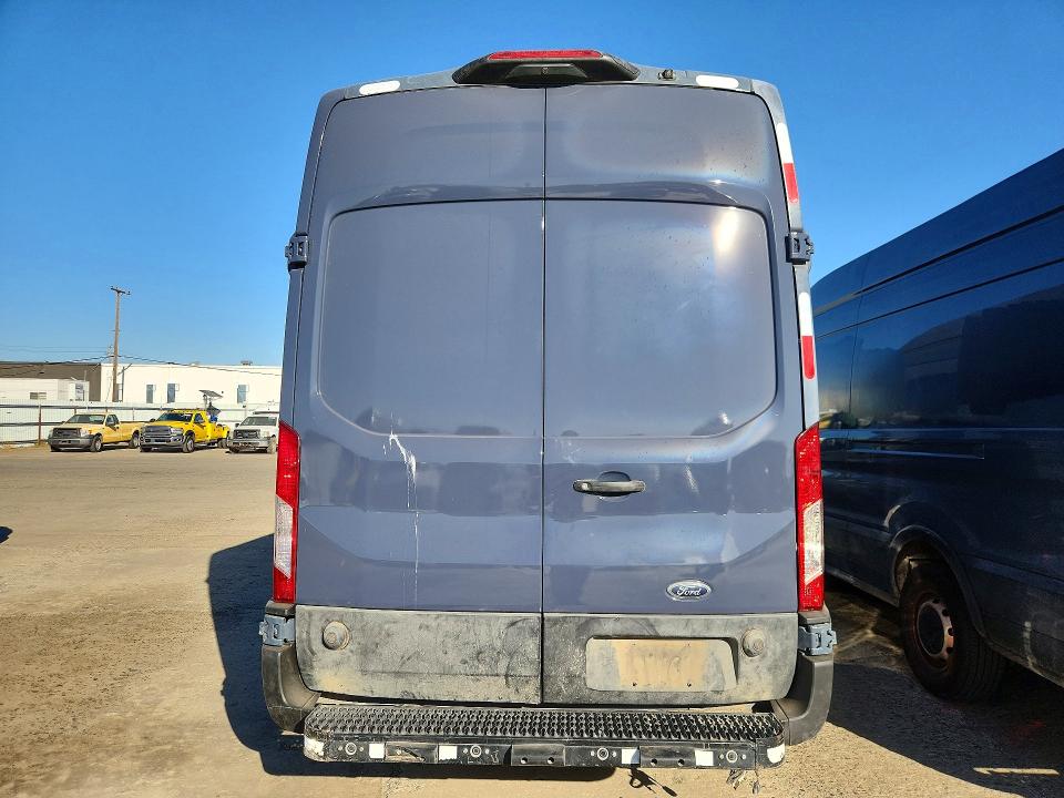 61141596 :رقم المزاد ، 1FTBR3X81LKA56033 vin ، 2020 Ford Transit مزاد بيع