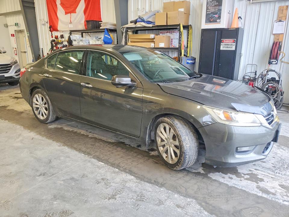 2014 Honda Accord მანქანა იყიდება აუქციონზე, vin: 1HGCR3F93EA800272, აუქციონის ნომერი: 68252996